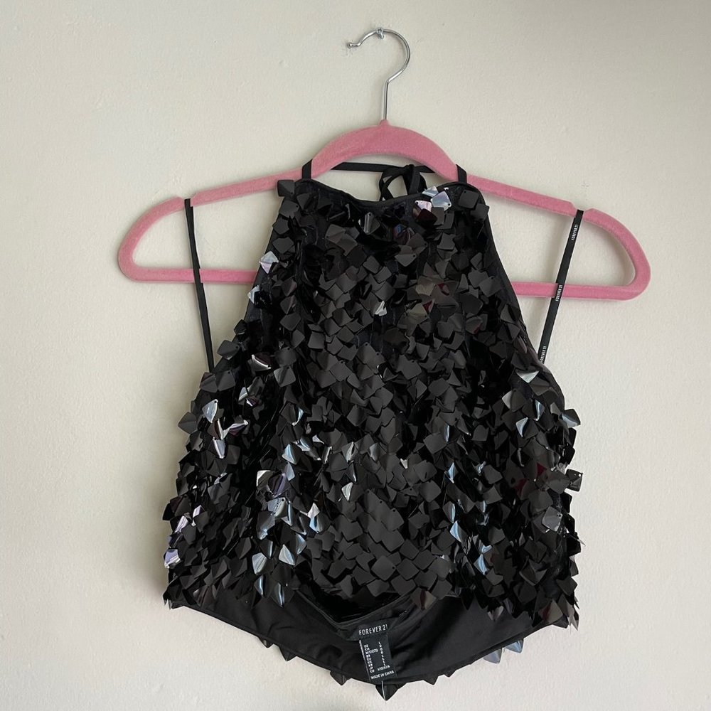 Forever 21 / Cropped Black Sequin Halter Top